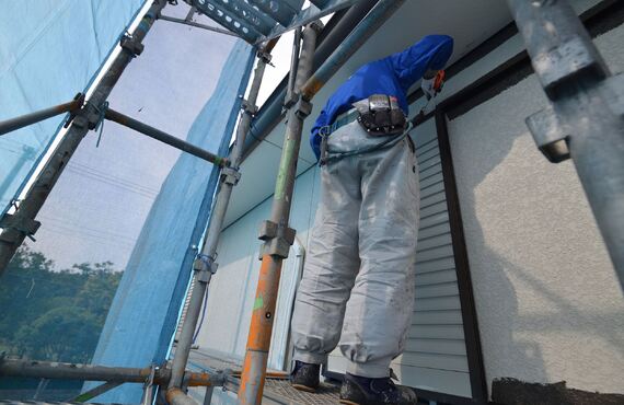 外壁塗装でお家のひび割れ、劣化を防ぎます | 京都府のリフォームなら株式会社タカミ工務店